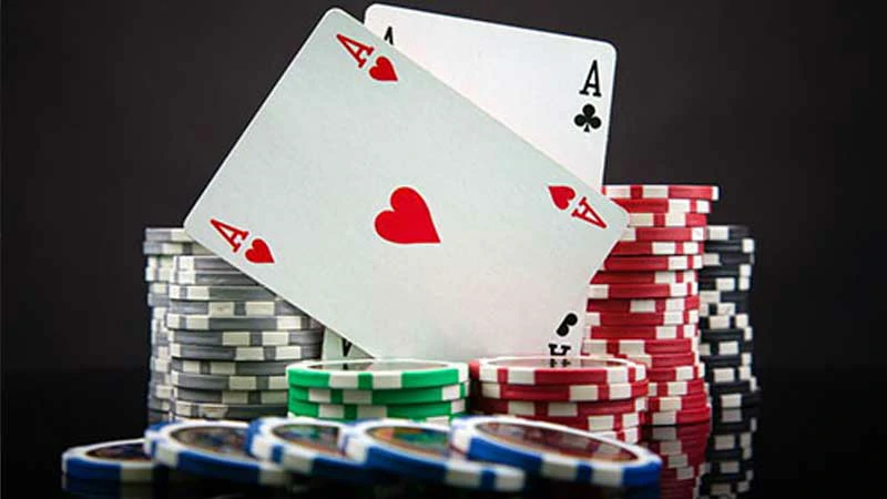 火爆炸金花棋牌游戏APP，一键轻松下载！